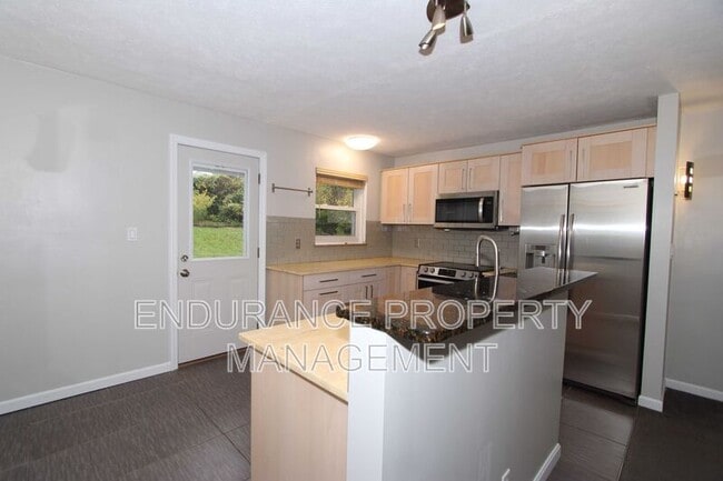 Photo - 1646 Raglan St