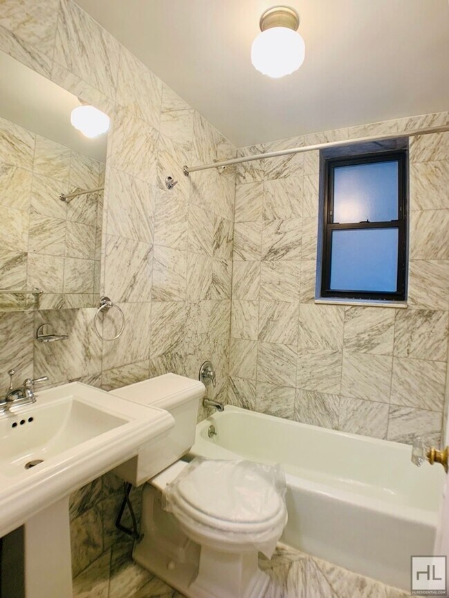 Photo - EAST 10 STREET Unit 10C