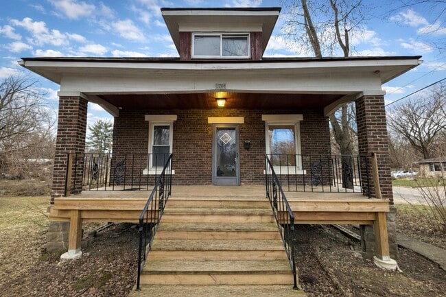 Building Photo - 1200 Ada St