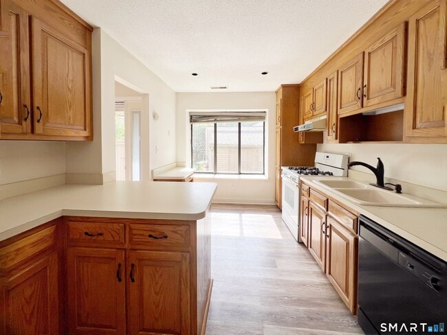 Photo - 95 Farmington Chase Crescent Unit 95