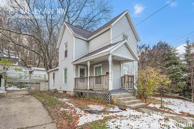 Photo - 553 Valley Ave NW
