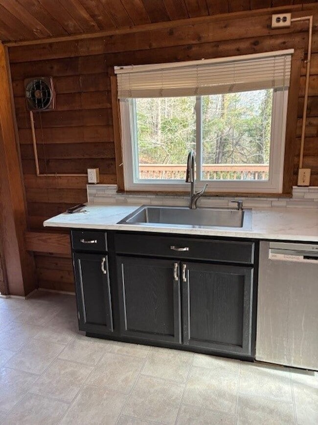 Photo - LAKE FRONT PARADISE