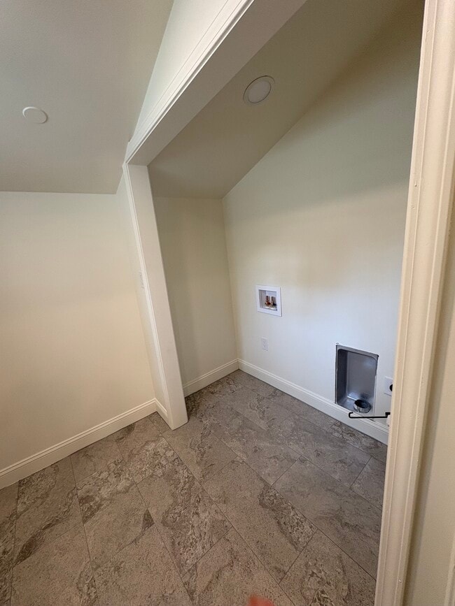 Photo - 211 Dartmouth-
