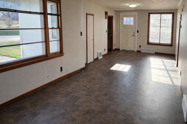 Photo - 117 3rd Ave
