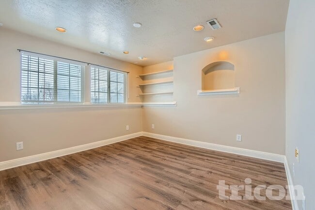 Photo - 5206 Midland Dr