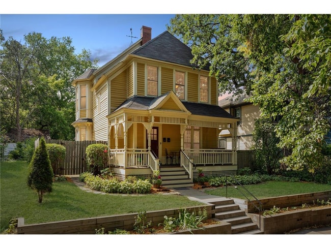 Whole House - 403 Dewey St Unit 2