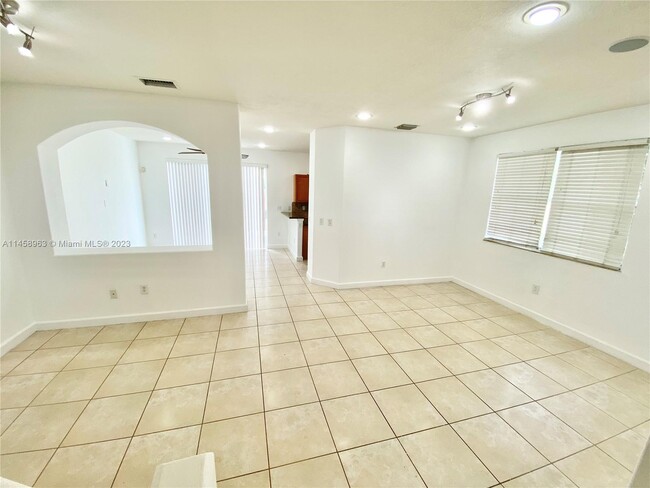 990 NW 99th Ct