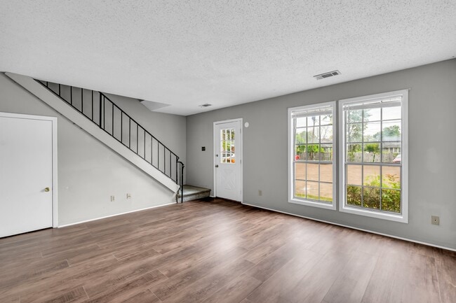 Photo - 320 11th St N Unidad #2