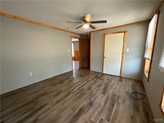 Photo - 377 W Main St
