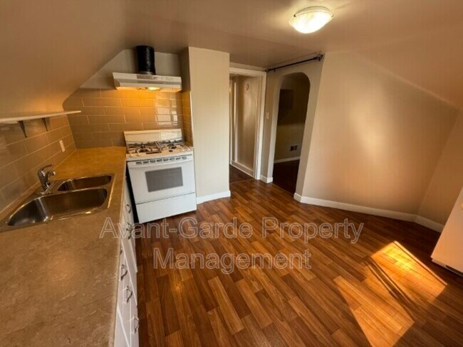 Photo - 12114-12102 102 St NW Unit Mezzanine