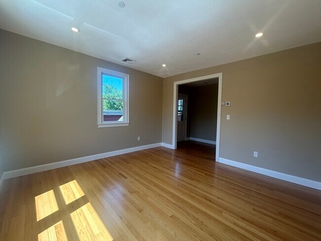 1357 Massachusetts Ave Unit 1