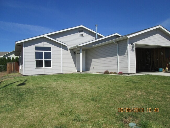 Building Photo - Non-Refundable & Security Deposit Total: $... Rental