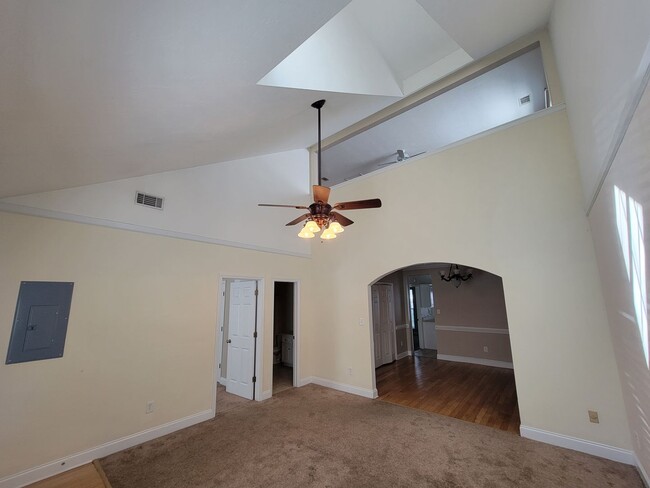Photo - 211 Brook Ct