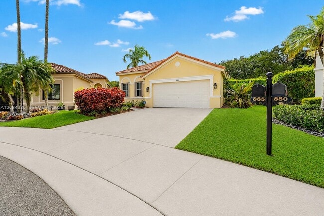 Photo - 885 Tanglewood Cir