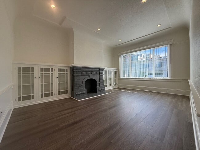 Photo - Newly Renovated Upper Unit – Bright 3BD / 1.5BA Unit 1052