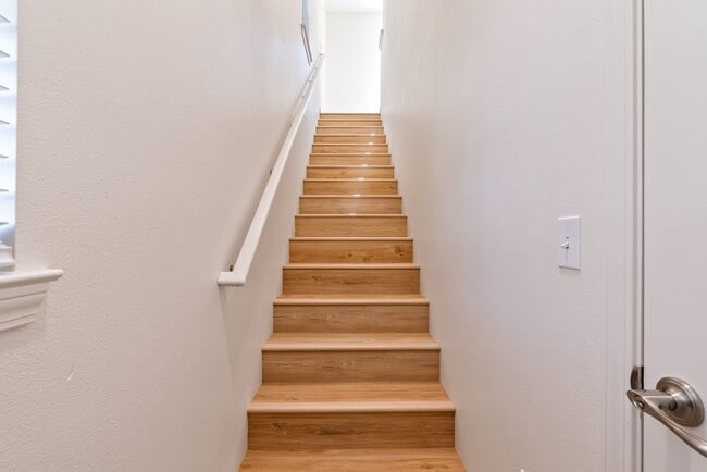 Photo - 2 Bedroom 1.5 Bath townhouse with private balcony and 2 car garage Unidad 3368 #1
