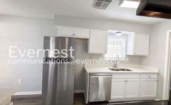 Photo - 6654 Laughlin Dr