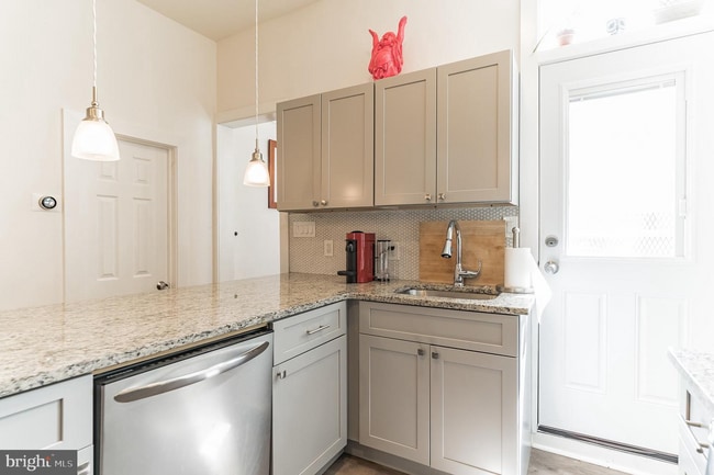 Photo - 1847 N 2nd St Unidad 1