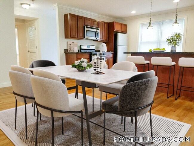 Photo - 16 Notre Dame St Unit 4