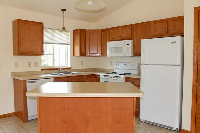 Photo - 1204 Salem Dr