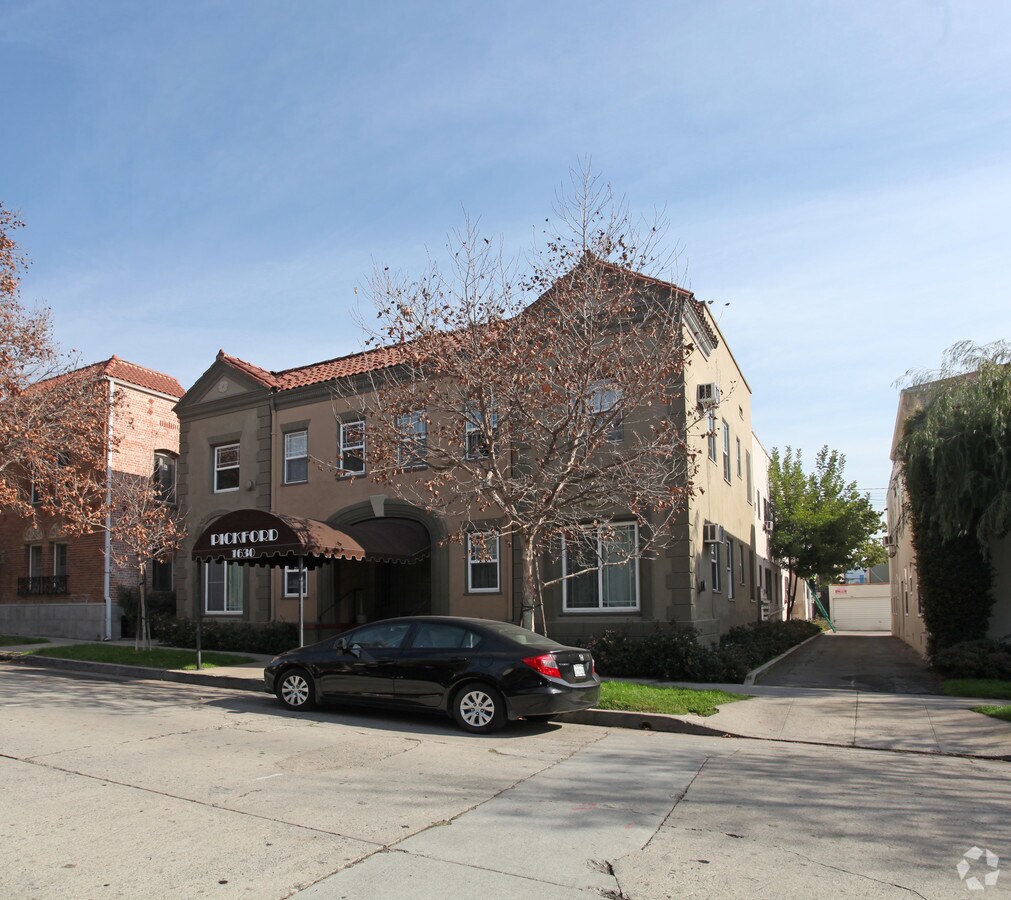 Photo - Pickford Apartments