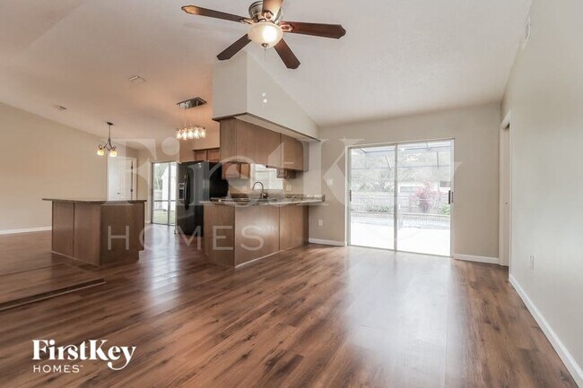 Photo - 1365 Lech Ave NW