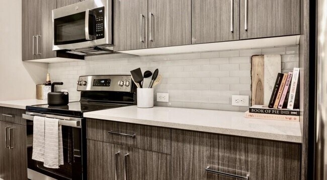 Photo - 800 Galleria Pkwy SE Unidad 201