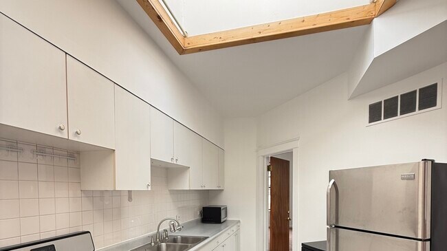 Photo - 1524 W Jarvis Ave