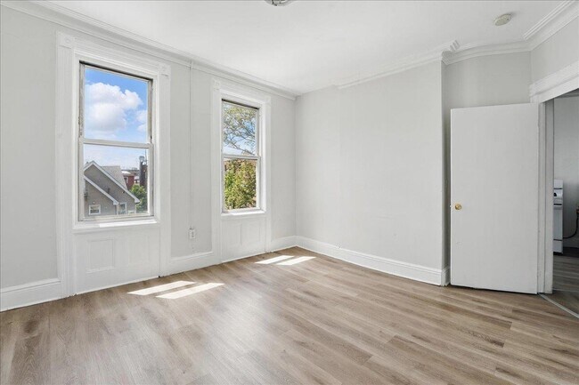 Photo - 335 47th St Unit 3