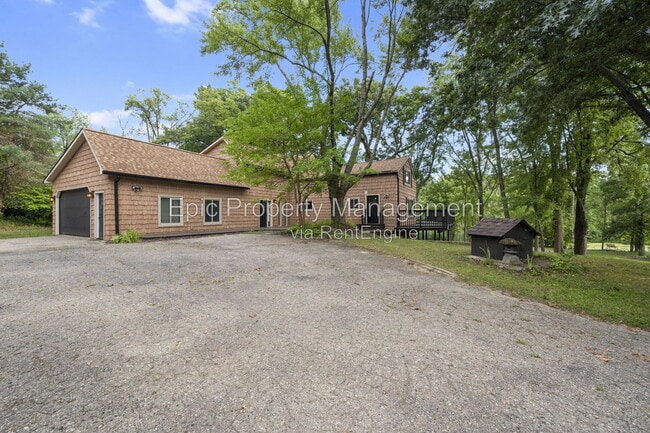 Building Photo - 3185 Shimmons Rd