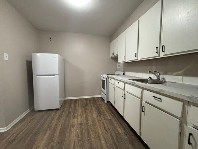 Photo - Renovated 1 Bedroom 1 Bathroom Apartment Unit 9