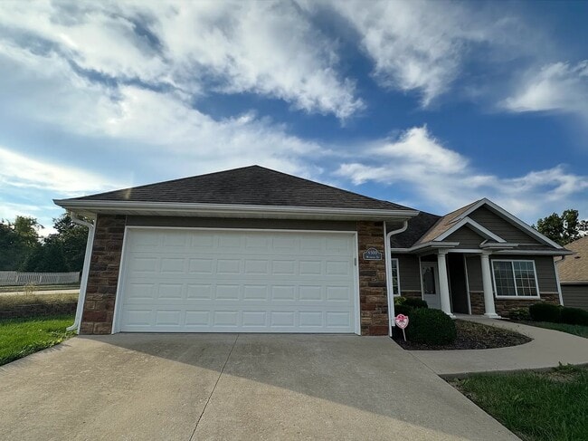 Photo - 4500 Weybridge Dr