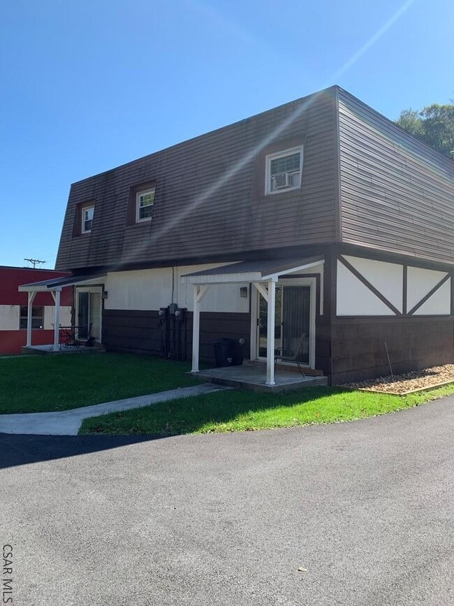 Photo - 402 Southmont Blvd