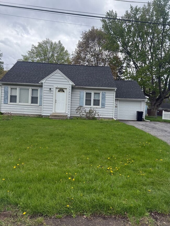 Building Photo - SPECIAL OFFER ! Sign lease by Monday 5/11/26 and  get  1/2 Off First Month rent!