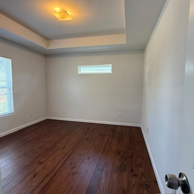 Photo - 1 Bedroom, 1 Bath Cottage w/garage
