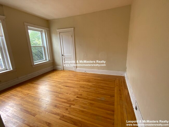 Photo - 194 Kelton St
