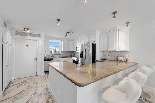 Photo - 3100 NE 49th St Unit 807