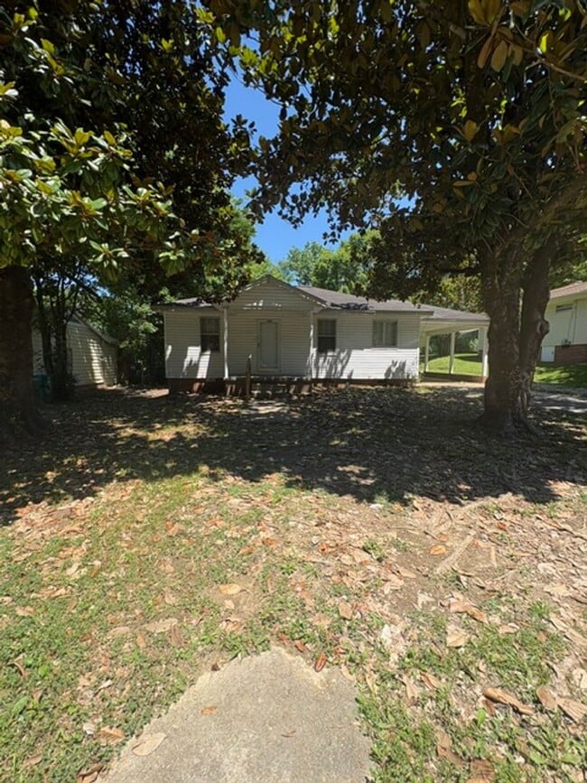 Building Photo - Renovated 2 Bedroom 1 Bath Home for Rent!!