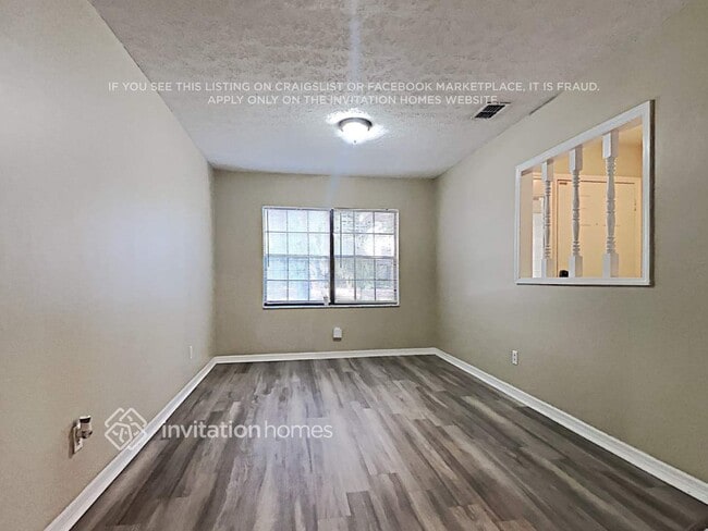 709 Foxglove Pl