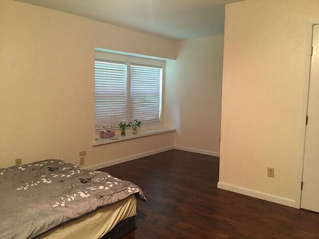 Photo - 527 Jeff Davis Dr