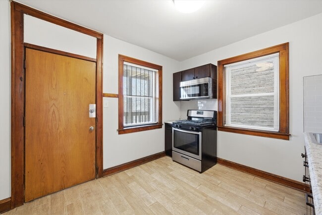 Photo - 11432 S Indiana Ave Unit 11434 2