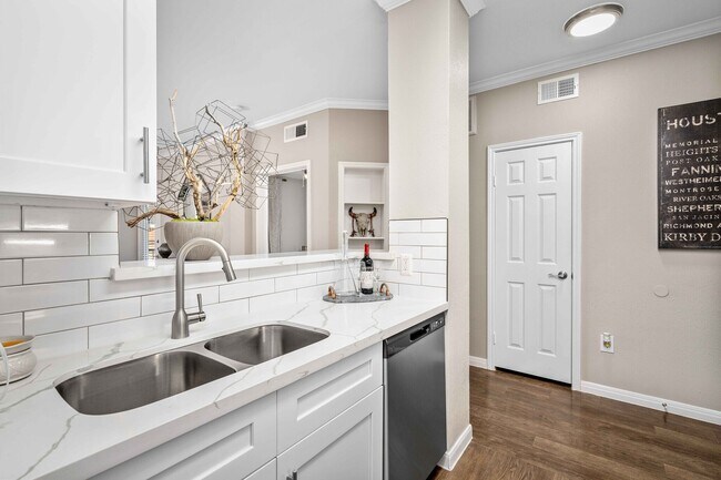 Photo - Spacious 1-Bed Homes in the Galleria Area! Unit GMU