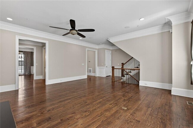 Photo - 3475 Roxboro Rd NE