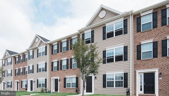 Photo - 116 Breezewood Dr Townhome