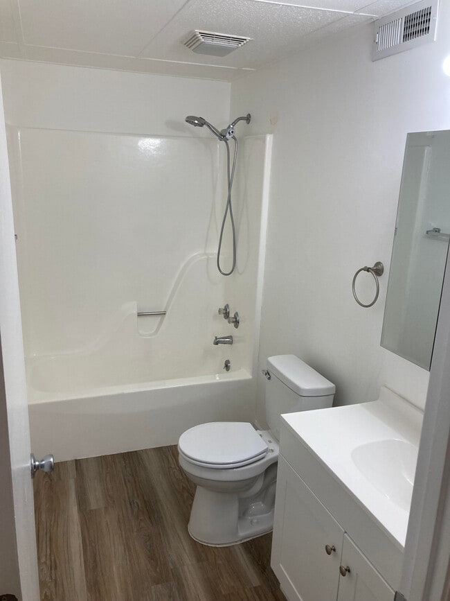 Photo - 261 Carlton Ln