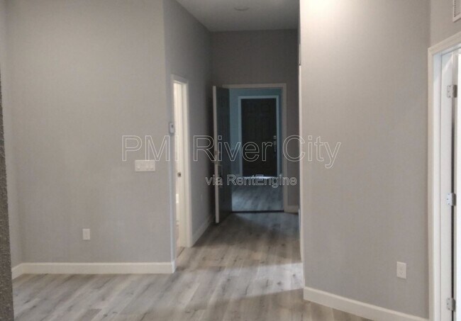Photo - 151 W 17th St Unit 4