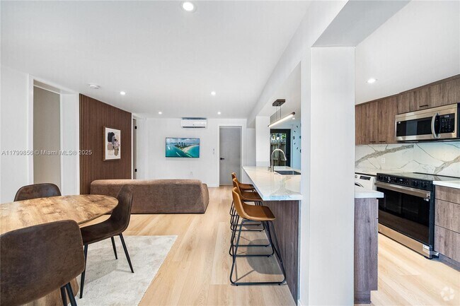 Building Photo - 3683 SW 3rd Ave Unit Secondary Rental
