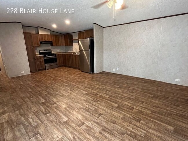 Building Photo - 228 Blair House Ln