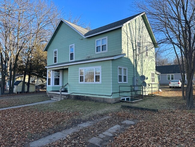 Photo - 814 10th St E Unit .5