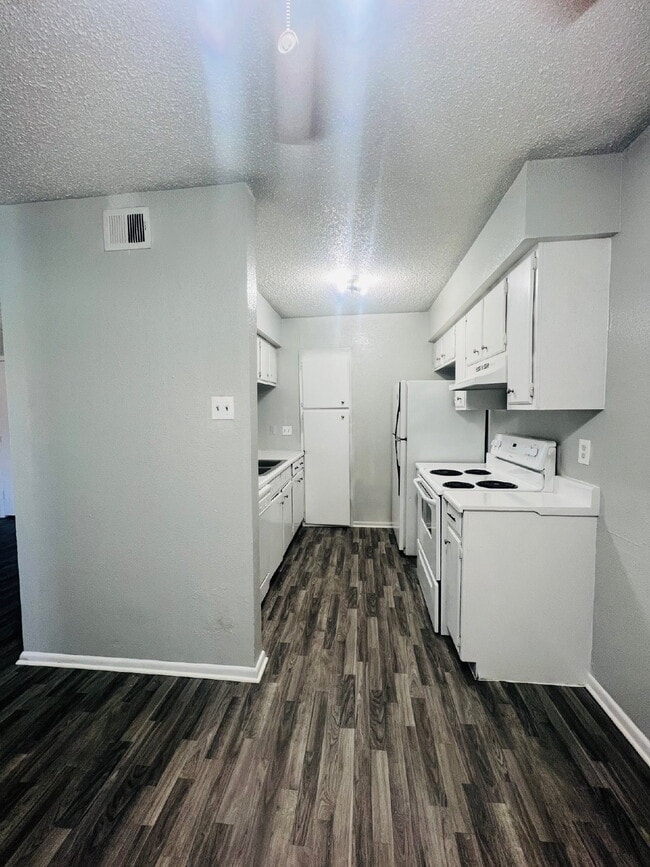 Building Photo - 6929 Timber 201- Rental